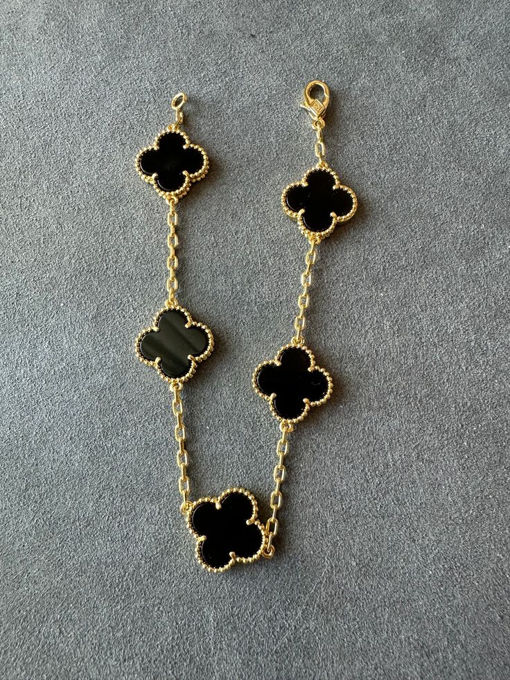 Flower hand bracelets