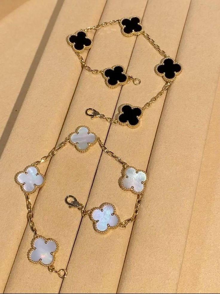 Flower hand bracelets