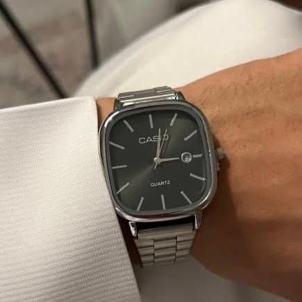 Casio Quartz Watch – Classic Minimalist Design