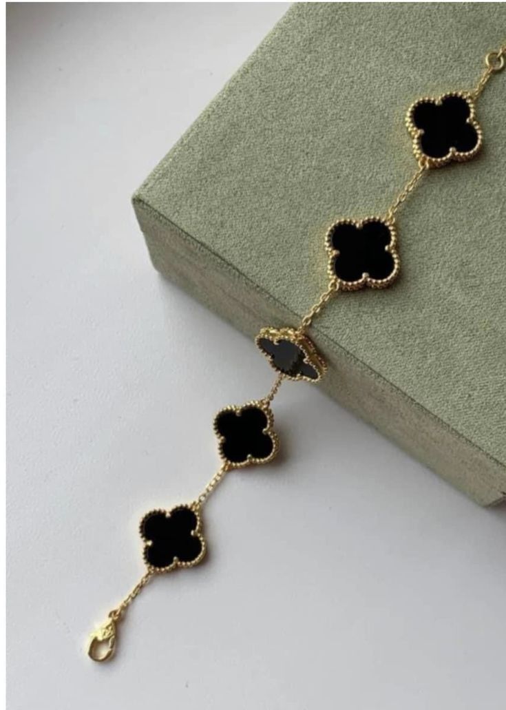 Flower hand bracelets