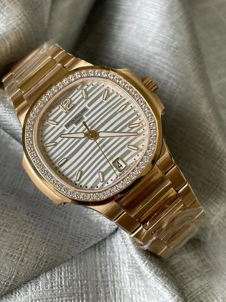 Patek Phillipe Golden For Women